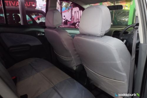 Second hand 2011 Suzuki Splash GL MT 