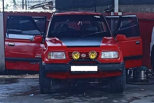 Dijual 2000 Suzuki Escudo 1.6L MT bekas