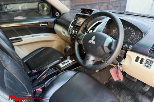 2015 Mitsubishi Pajero Sport Dakar AT 4x2 tua