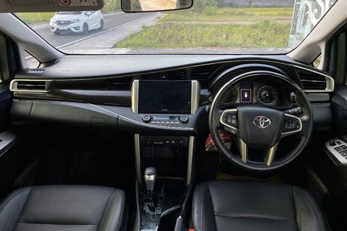 Dijual 2021 Toyota Kijang Innova REBORN 2.4 Q AT DIESEL VENTURER bekas