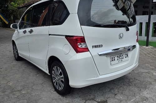 2013 Honda Freed E(PSD)A/T bekas