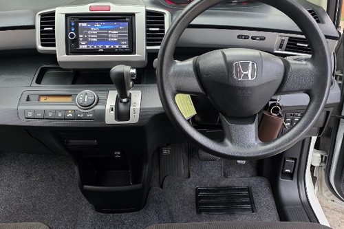 2013 Honda Freed E(PSD)A/T bekas