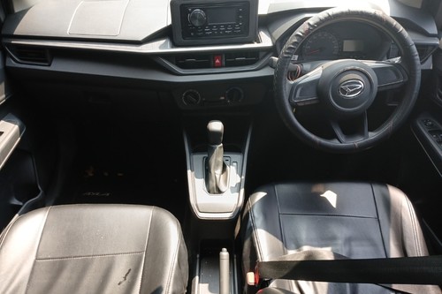 Dijual 2024 Daihatsu Ayla 1.0L X AT bekas