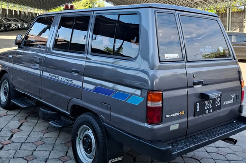 Dijual 1992 Toyota Kijang Innova 2.4L Diesel LSX bekas