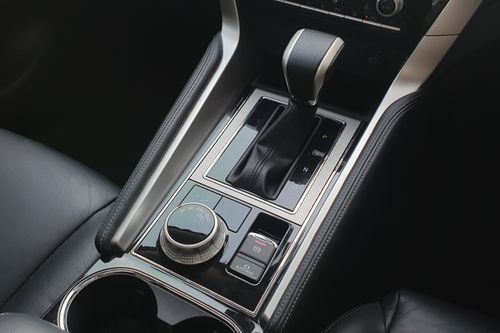 2023 Mitsubishi Pajero Sport Dakar Ultimate AT 4x4 bekas