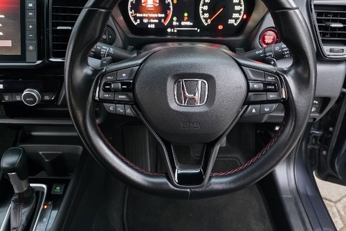 Dijual 2022 Honda City Hatchback RS CVT	Honda Sensing bekas