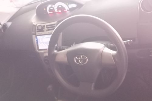 Dijual 2012 Toyota Yaris E 1.5L AT bekas