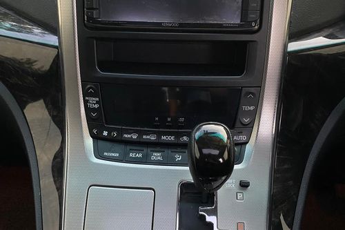 2012 Toyota Alphard S 2.4 AT tua