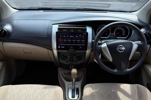 Dijual 2013 Nissan Grand Livina 1.5 SV AT bekas