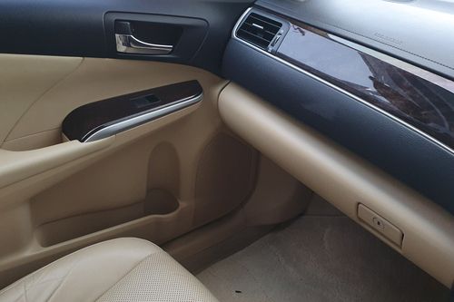 2017 Toyota Camry 2.5 V AT bekas