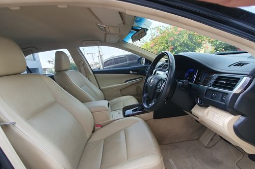 2017 Toyota Camry 2.5 V AT bekas