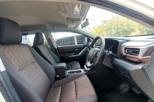 Dijual 2023 Toyota Kijang Innova Zenix Hybrid EV 2.0L G HV CVT bekas