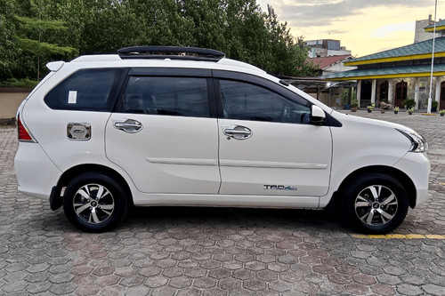 Dijual 2016 Daihatsu Xenia 1.3L R DLX MT bekas