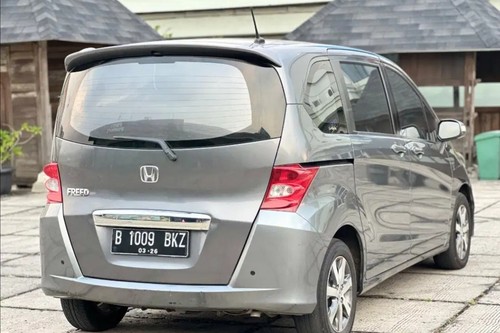 Dijual 2011 Honda Freed PSD bekas