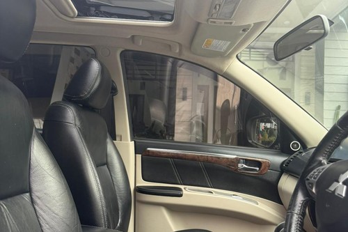 2014 Mitsubishi Pajero Sport Dakar VGT Diesel AT bekas