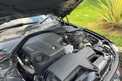 Dijual 2013 BMW 3 Series Sedan 320i Sport bekas