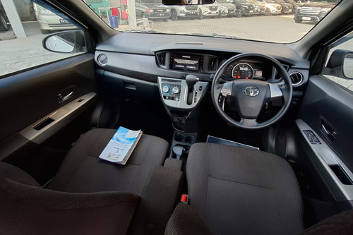 Dijual 2024 Toyota Calya G AT bekas