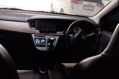 Beli mobil bekas