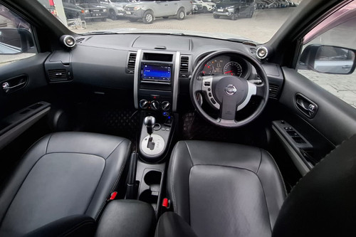 Dijual 2014 Nissan X Trail 2.0L CVT AT bekas