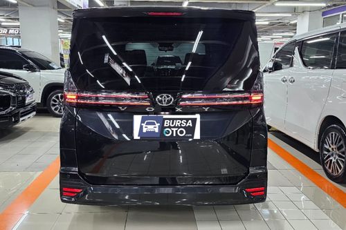 Dijual 2022 Toyota Voxy 2.0 CVT bekas