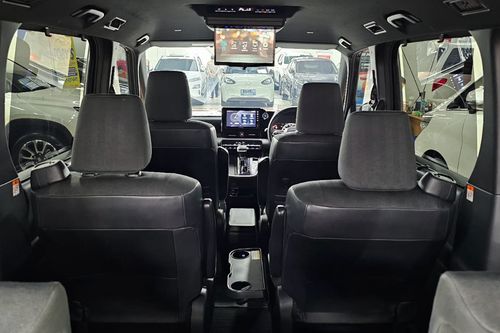 Dijual 2022 Toyota Voxy 2.0 CVT bekas