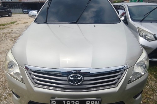 2011 Toyota Innova G Bensin 2.0L MT bekas