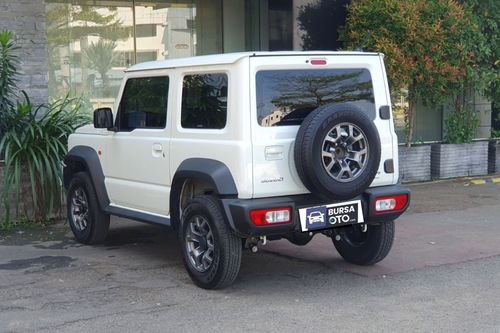 2025 Suzuki Jimny Two Tone AT tua