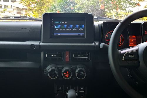 2025 Suzuki Jimny Two Tone AT bekas