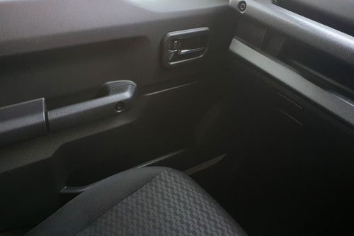 2025 Suzuki Jimny Two Tone AT bekas