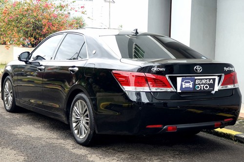 2013 Toyota Crown Royal atsalon tua