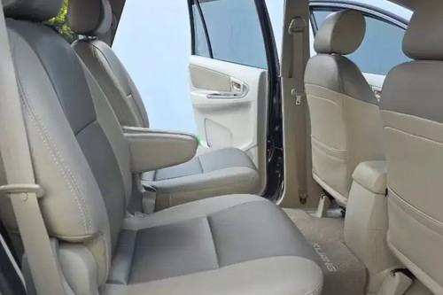 2014 Toyota Kijang Innova REBORN 2.0 G MT LUX bekas