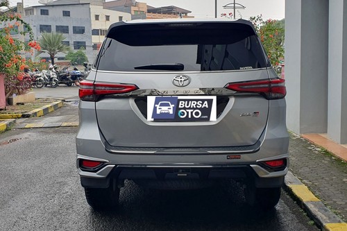 Dijual 2023 Toyota Fortuner 2.8 VRZ 4x4 AT GR Sport bekas