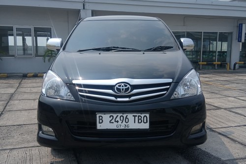 2010 Toyota Innova G Diesel AT bekas