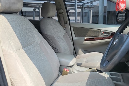 Dijual 2010 Toyota Innova G Diesel AT bekas