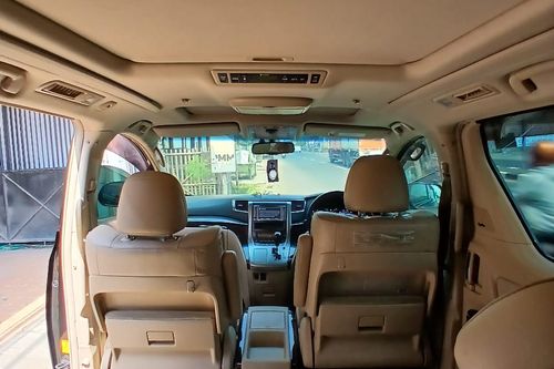 2013 Toyota Alphard 2.4 AT tua