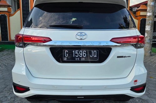 Dijual 2020 Toyota Fortuner 2.4 VRZ AT bekas