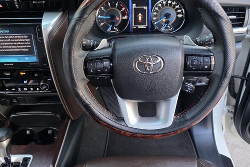 Dijual 2020 Toyota Fortuner 2.4 VRZ AT bekas