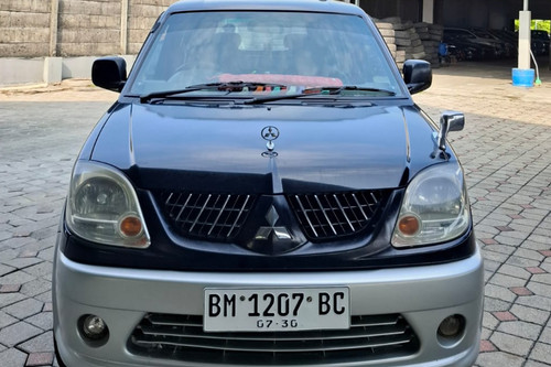 2005 Mitsubishi Kuda Grandia 2.0L MT