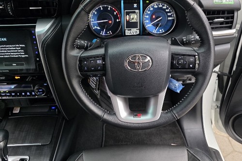 Beli mobil bekas