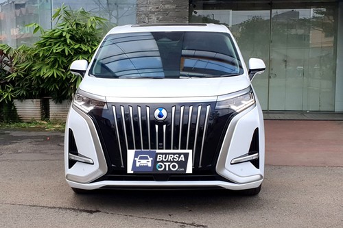 Used 2025 BYD Denza D9 Electric