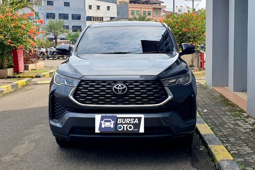 2023 Toyota Kijang Innova Zenix 2.0L V CVT bekas