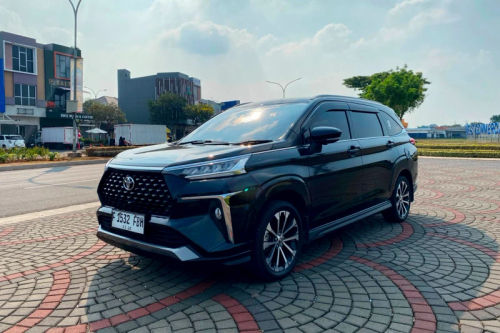 Dijual 2023 Toyota Avanza Veloz VELOZ FACELIFT 1.5 AT bekas