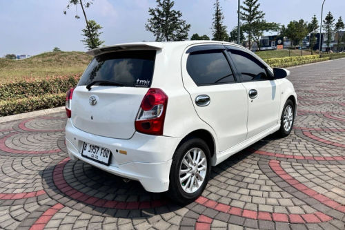 2015 Toyota Etios E MT tua