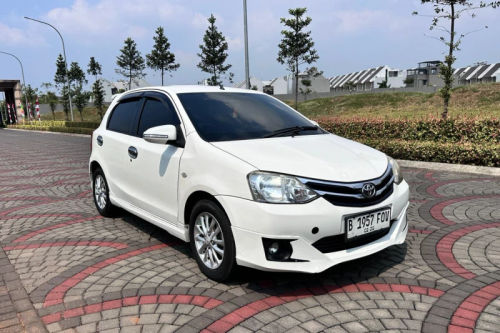 2015 Toyota Etios E MT bekas