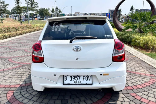 2015 Toyota Etios E MT tua