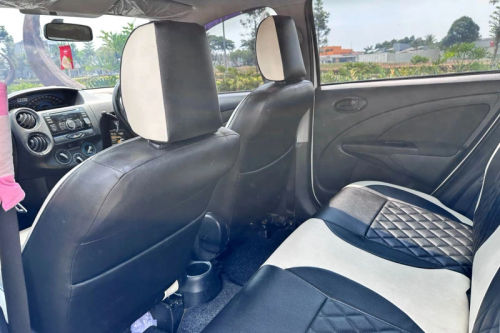 2015 Toyota Etios E MT bekas