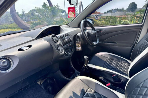 2015 Toyota Etios E MT tua
