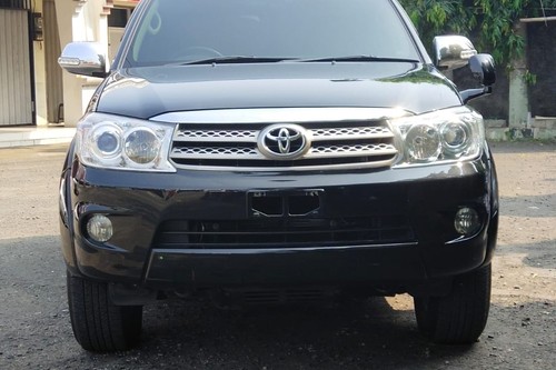 2010 Toyota Fortuner  2.5L G Diesel AT