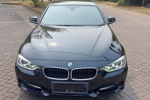 2013 BMW 3 Series Sedan 320i Sport bekas