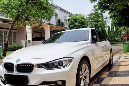 2014 BMW 3 Series Sedan 320i Sport bekas